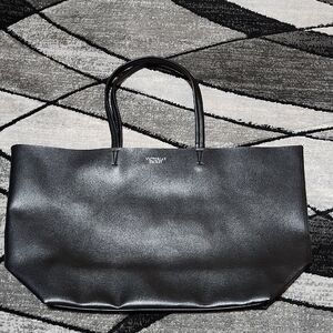 VICTORIA SECRET 2016 EMBOSSED SILVER SHINE LOGO BLACK PEBBLED FAUX-LEATHER BAG